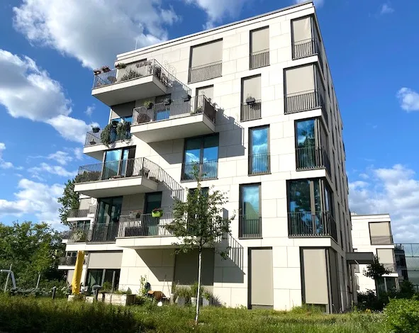 Tolle Wohnung in modernem Ensemble direkt an der Spree — photo 1